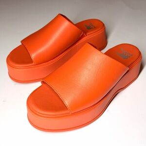 Sorel Women’s DAYSPRING Orange Platform Slide Sandals Size- 7